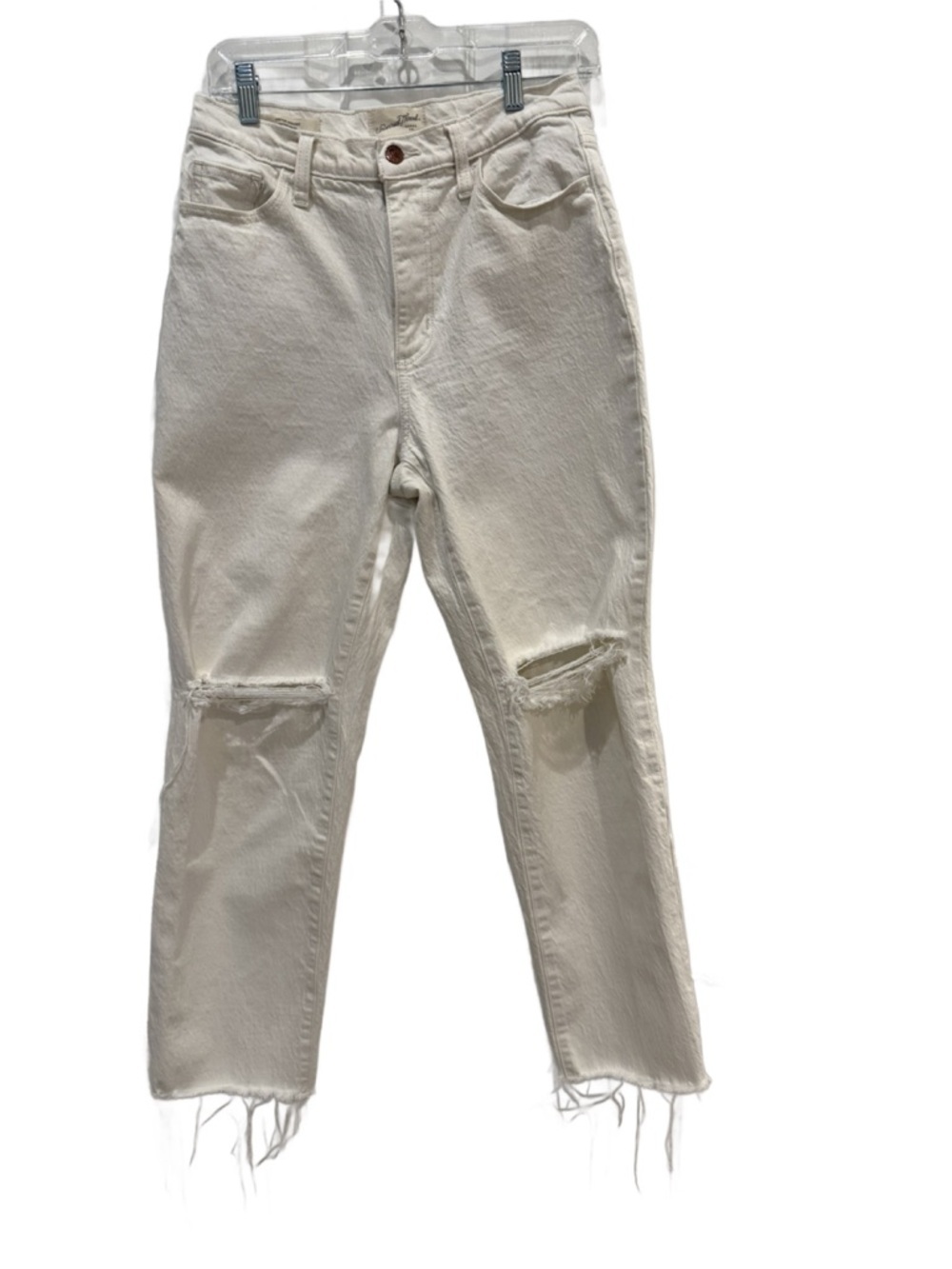 Universal Thread Women's white Distressed Jeans. Size 6/28
